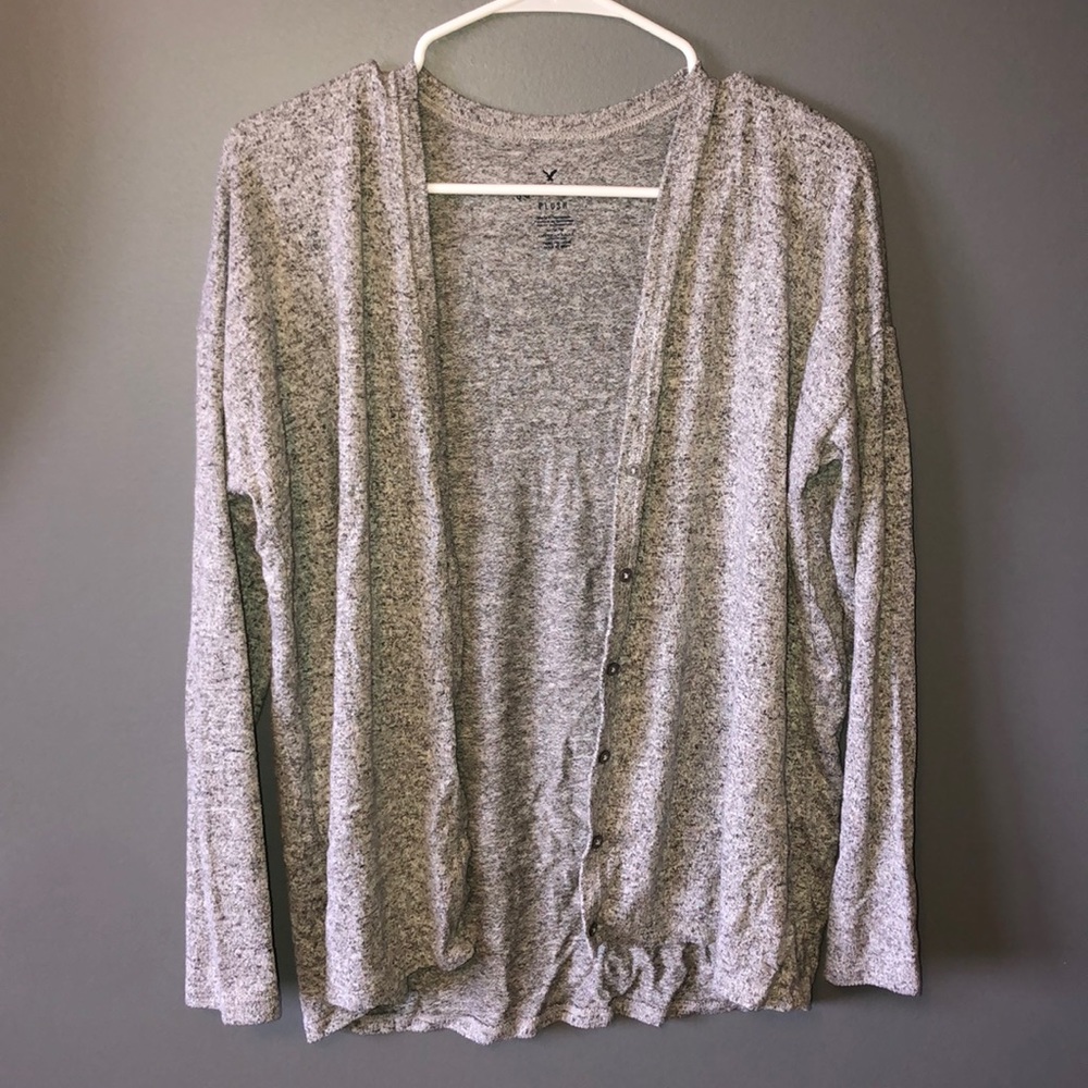 Super soft sweater! Never worn